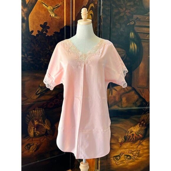 Vintage Nightgown Pink Lace Short Gown All Polyester USA Size Medium - Picture 2 of 6